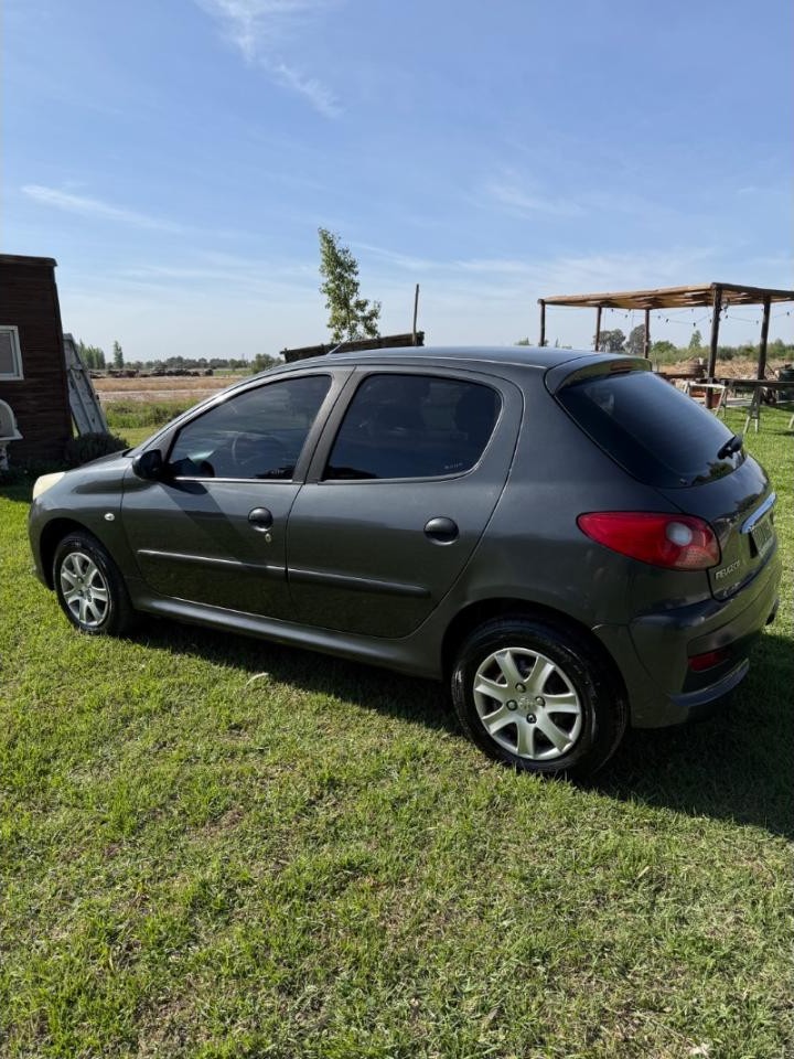 Peugeot 207 Compact 2009