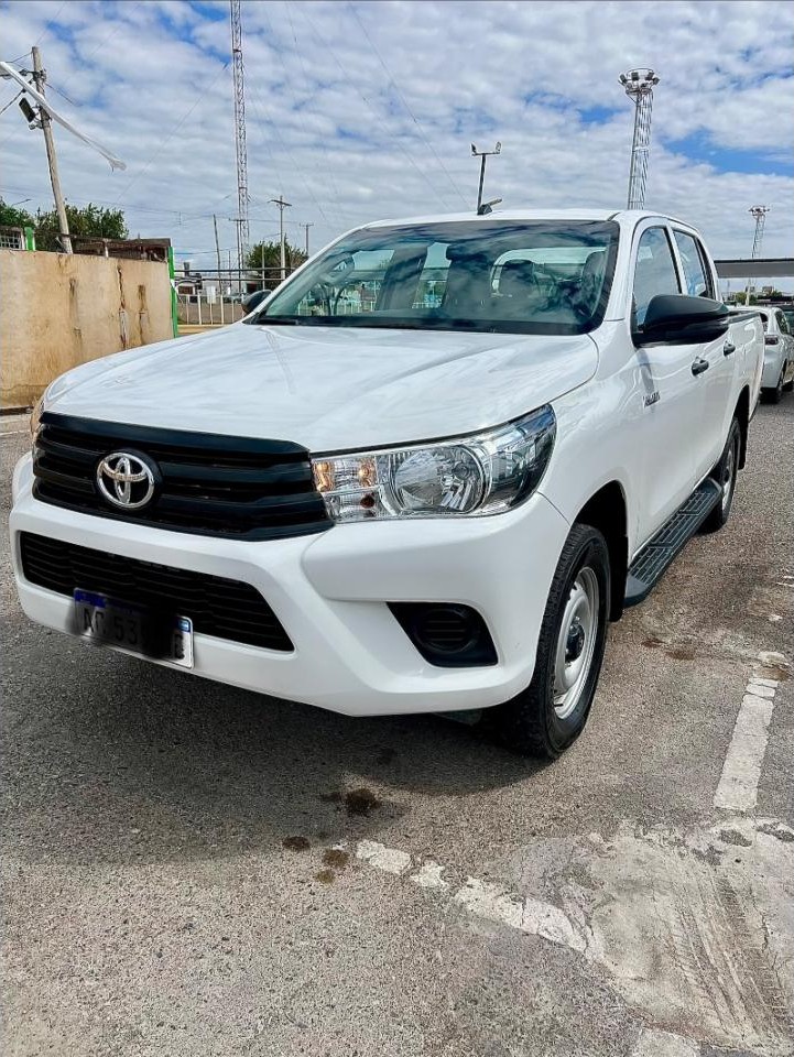 Toyota Hilux Dx2.4 2018. Excelente Estado. Permuto