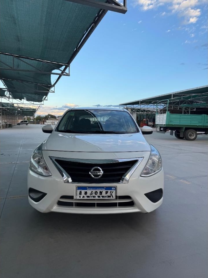 Nissan Versa Sense Automático 2020