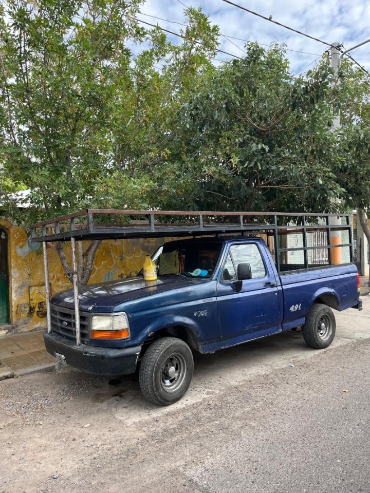 🔥 Ford F-100 Xl 4.9 Inyección | Gnc 28 M³ | Con Jaula Para Mudanzas | Titular