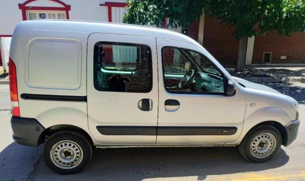 Renault Kangoo Confort 1.6 2016 Excelente Estado