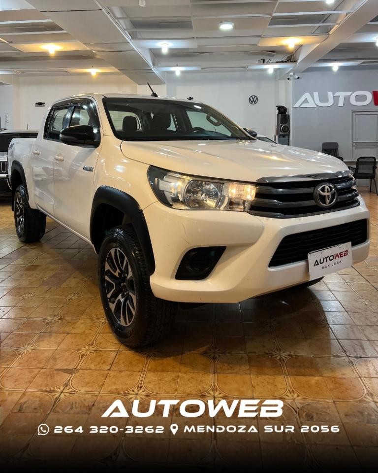 Toyota Hilux Sr 4x4 2018 Con Accesorios