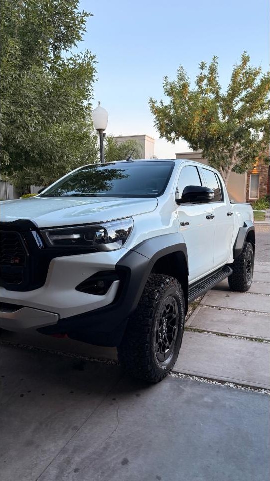 Toyota Hilux Gr 2025