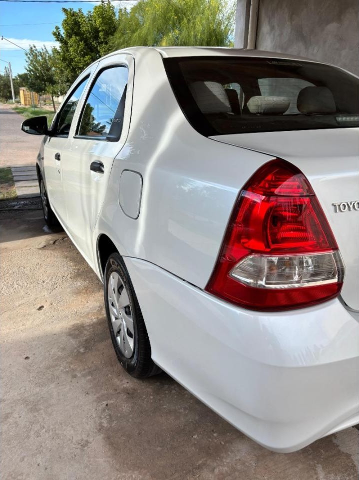 Toyota Etios 2022