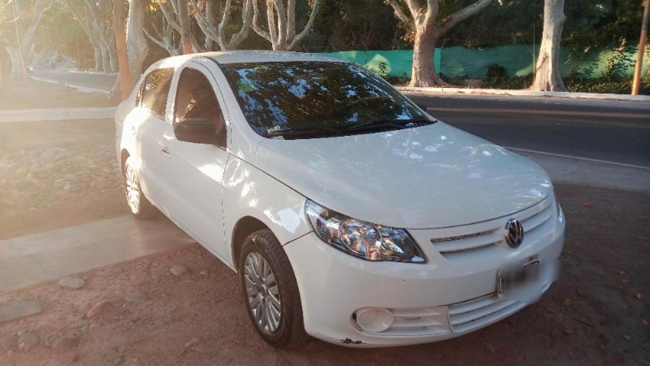 Volkswagen Voyage 1.6 Aa Dd Nafta Gnc De 5ta 2012