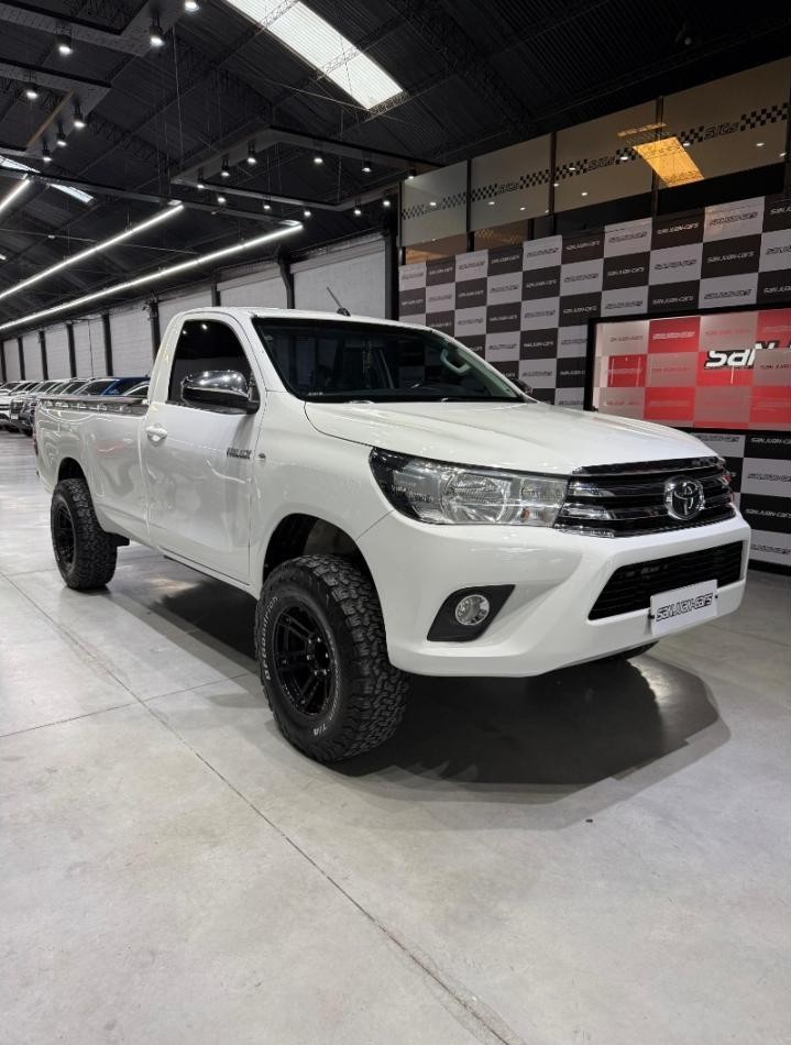 Toyota Hilux 2.4 Tdi Dx 4x2 2018 (con Accesorios) Impecable  Con 150 Mil Km