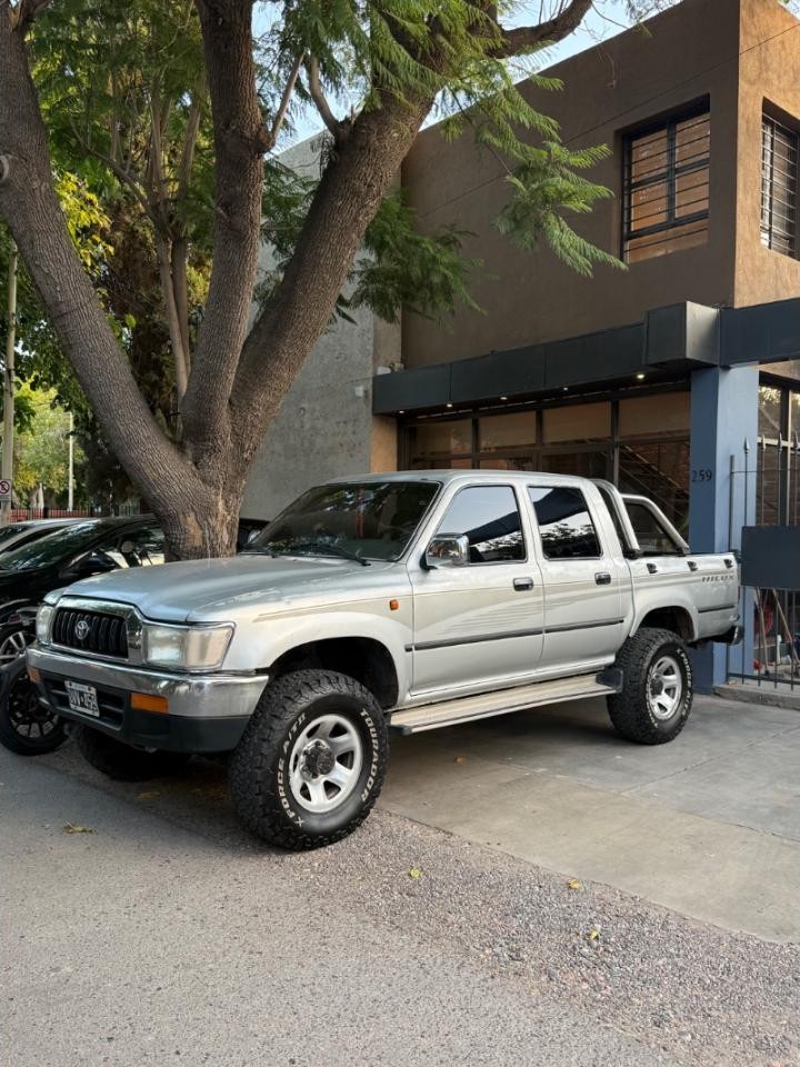 Toyota Hilux Sr 4x4 2001