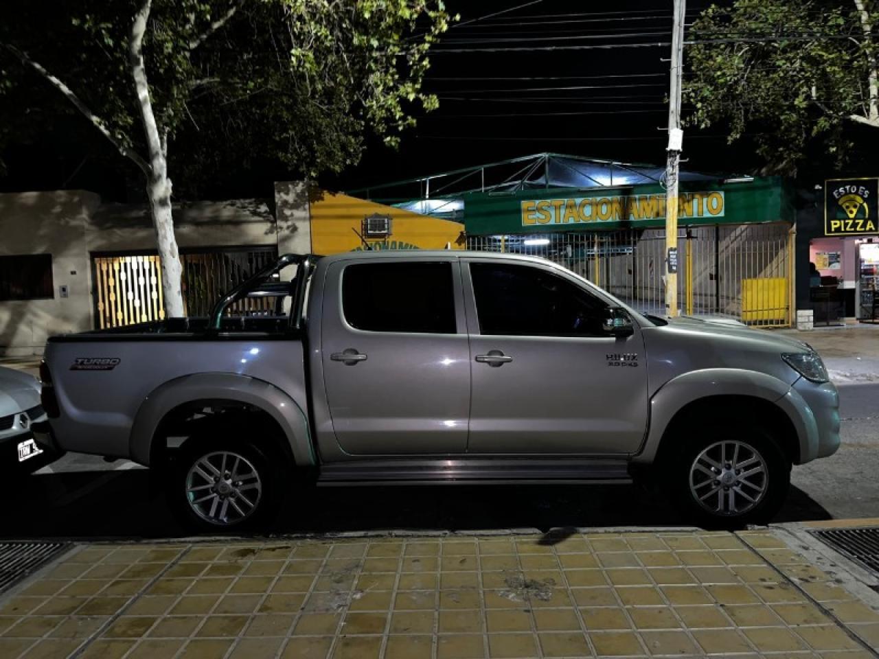 Toyota Hilux Srv  3.0  2013
