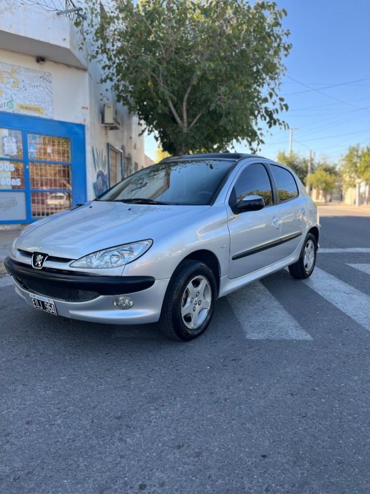 Peugeot 206 Xt Premium 1.9 2004,. Permuto