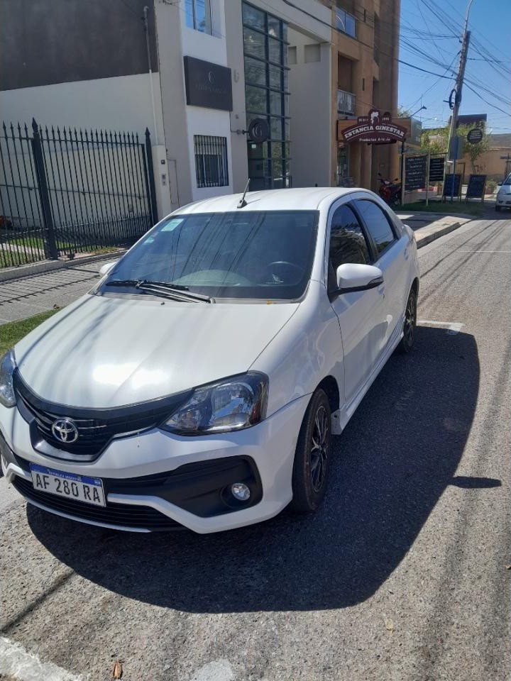 Toyota Etios Xls Pack A/t