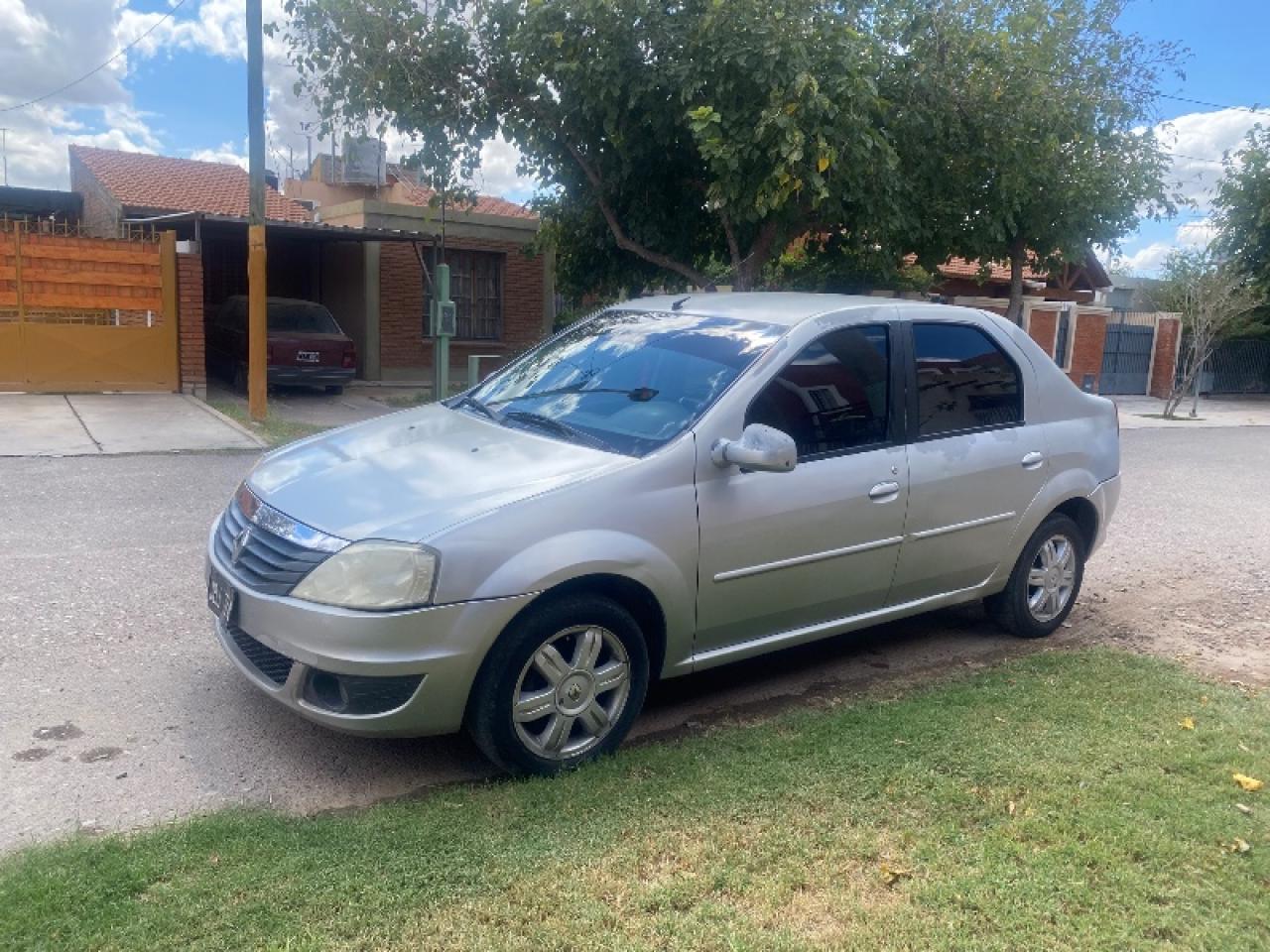 Renault Logan 2010