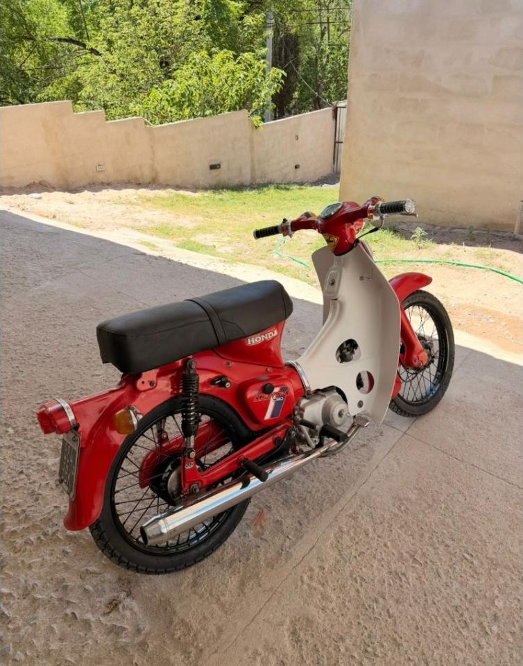 Honda  C 90 Año 1990
