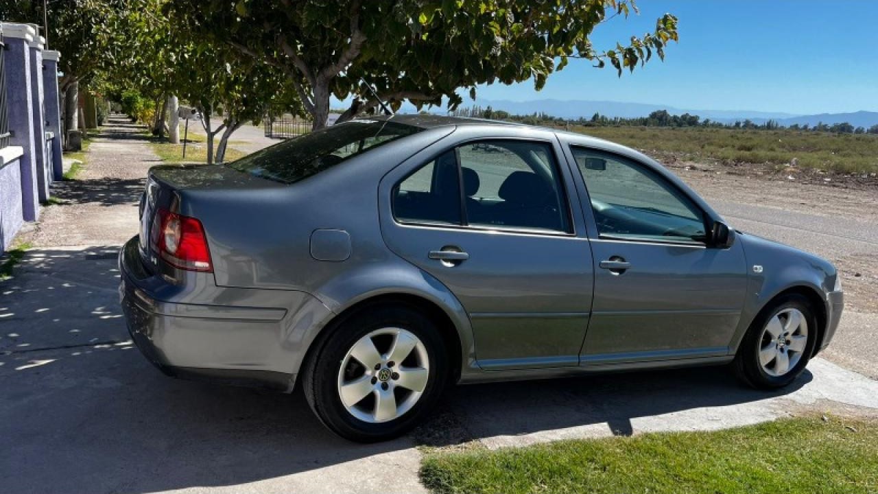 Volkswagen Bora Trendline 2011