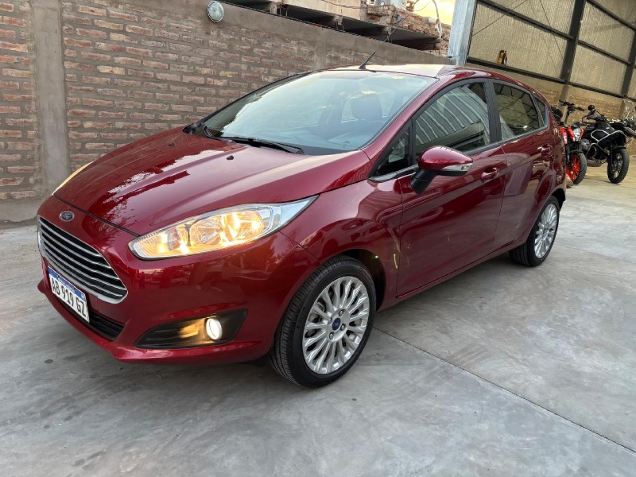 Ford Fiesta Kinetic 2017 Se Plus 60.000 Km