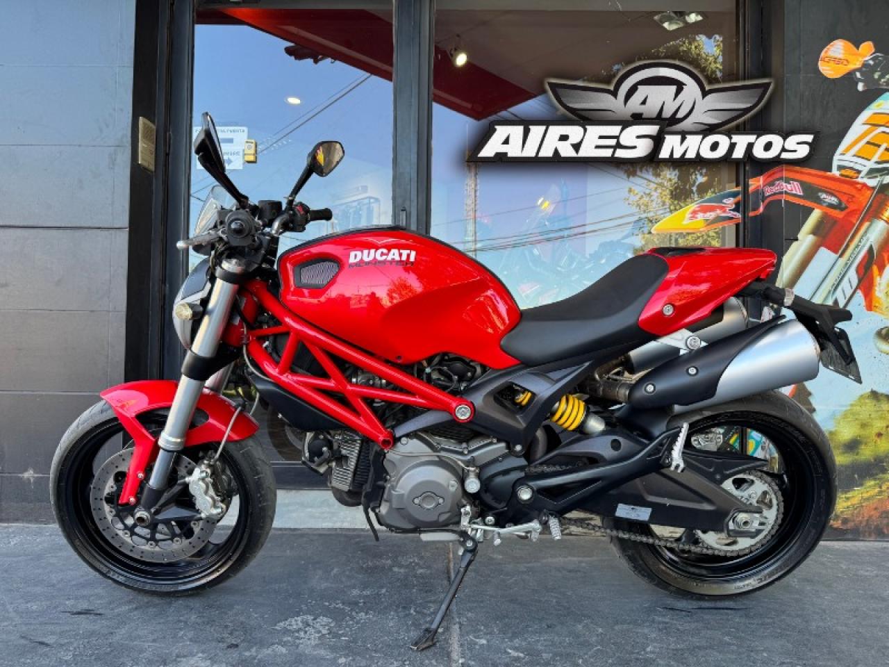 Ducati Monster 696/2010 *** Aires Motos ***  Financiacion Propia Y Recibo Menor