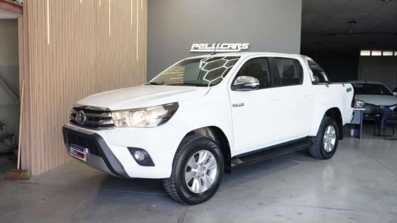 Toyota Hilux Srv 4x4 At 2017