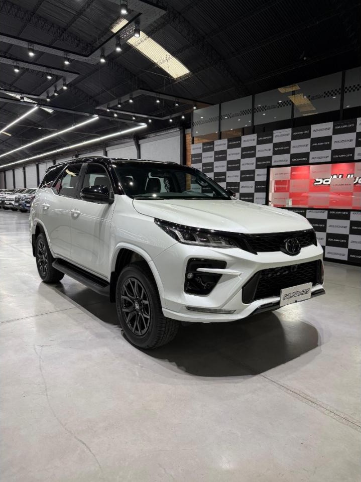 Toyota Hilux Sw4 4x4 Gr-sport 2.8 Tdi 6 At 7a 2026 0km