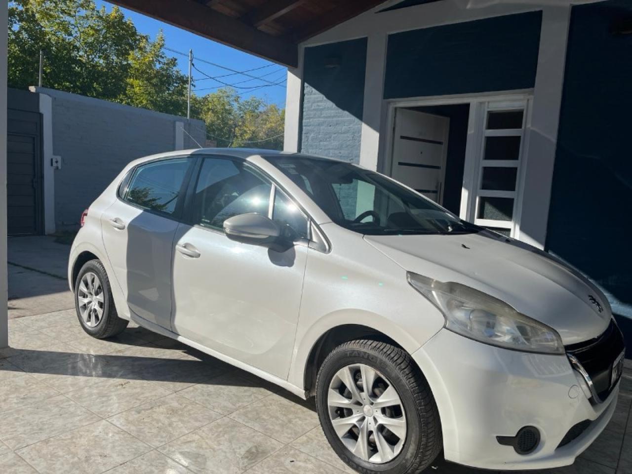 Peugeot 208 Active 2013