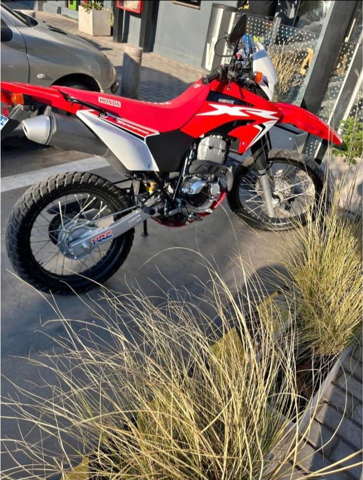 Honda Tornado 2023 250cc 10mil Kms