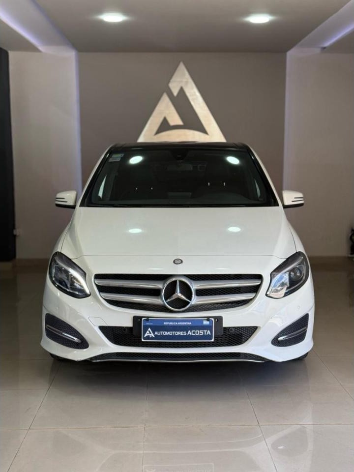 Mercedez Benz B200 Urban 2017 Unico Dueño