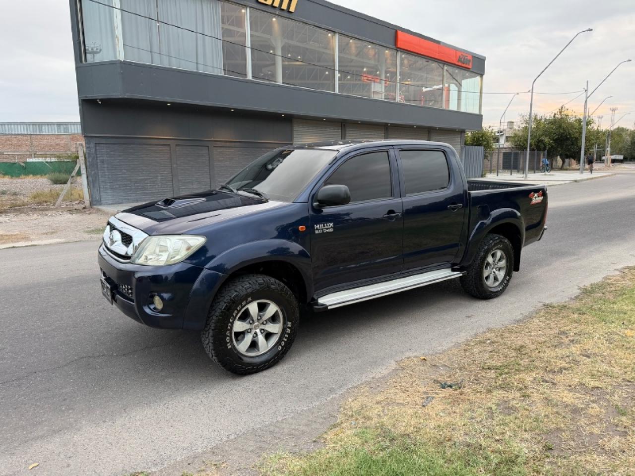 Toyota Hilux 2010 Sr 4x4 Permuto Financió