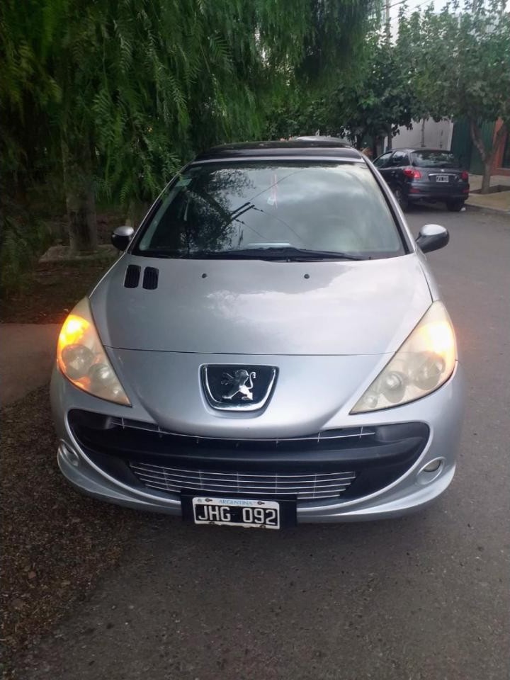 Peugeot 207 Compact 2010