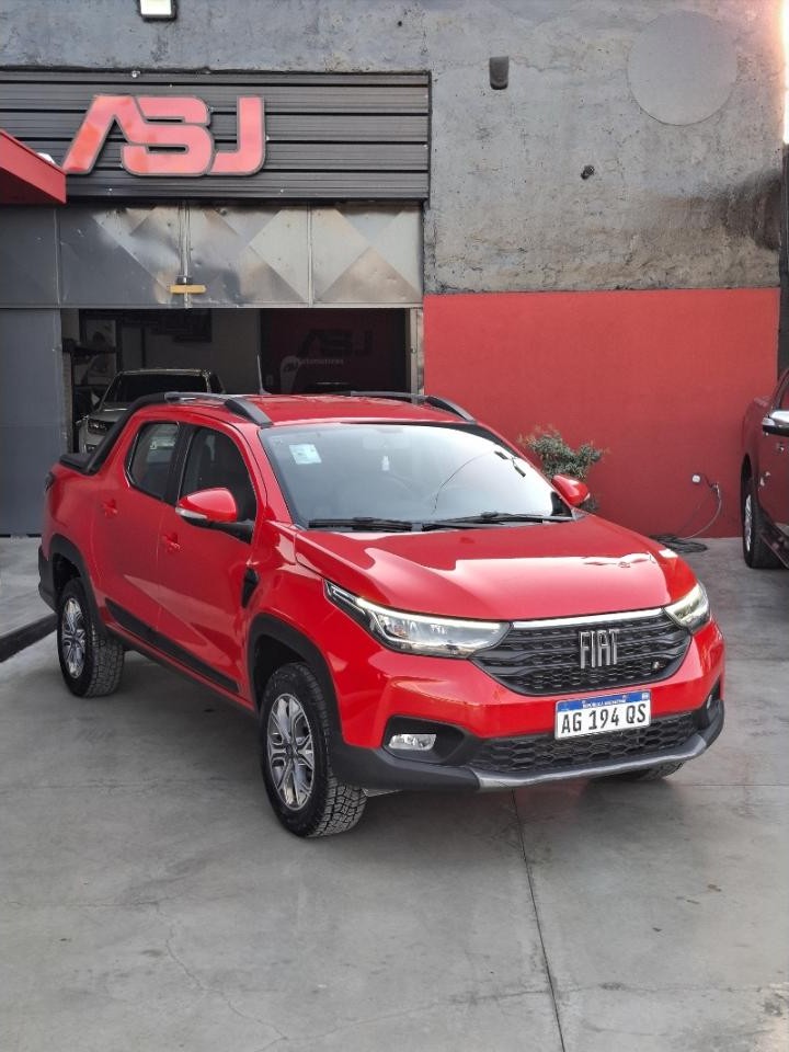 Fiat Strada 1.3 Volcano Cd 2023 30000 Km Impecable