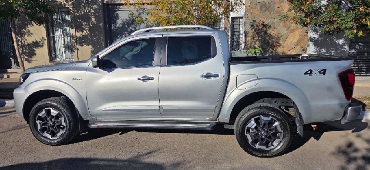 Nissan Frontier - Platinum - 4x4 - 2025 - 10.300 Kms.