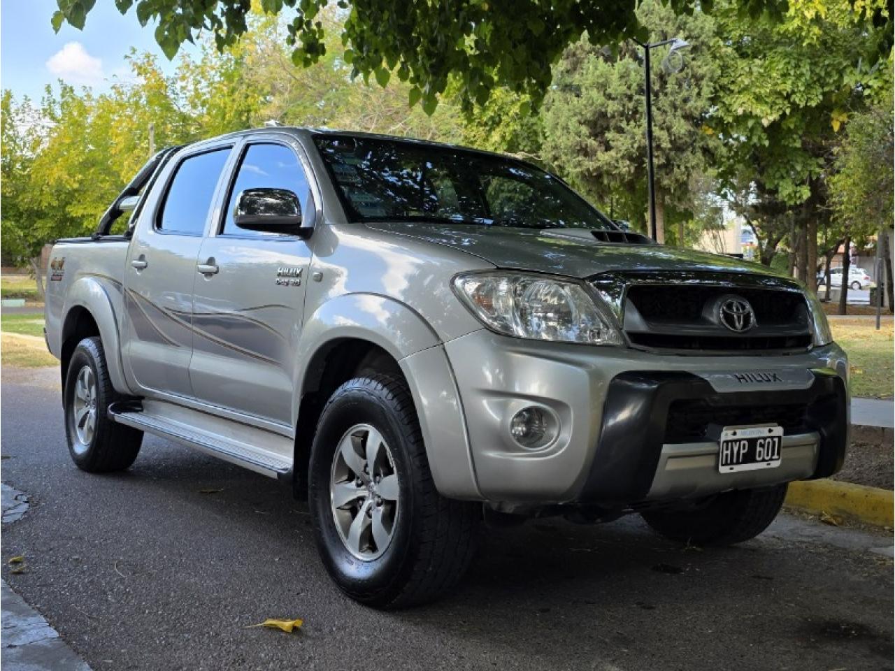 Toyota Hilux Srv 4x4 Cuero Automatica  -  Mod. 2009