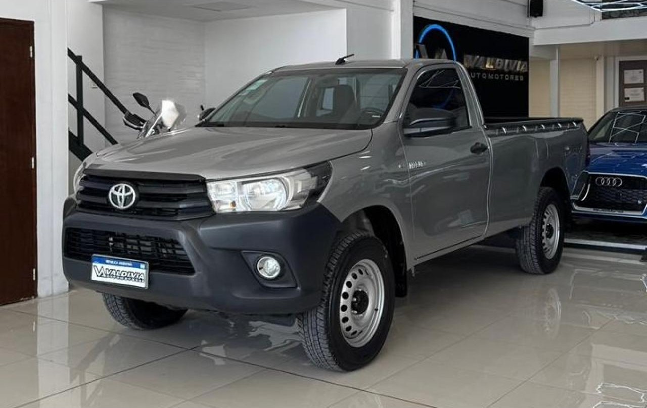 Toyota Hilux Dx Cs 4x2 Mt 2020