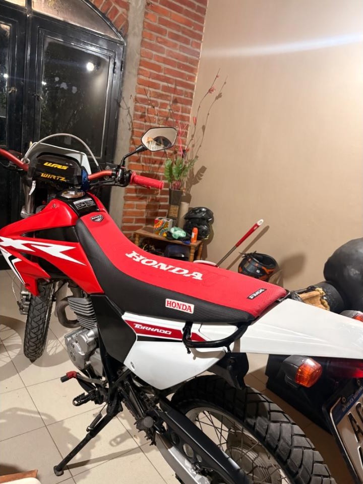 Honda Tornado  Xr 250