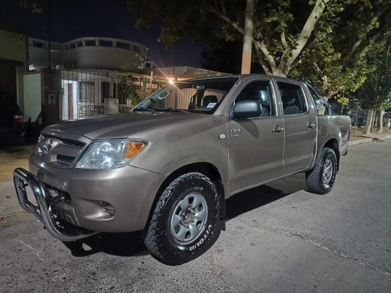 Toyota Hilux 4x2 2004