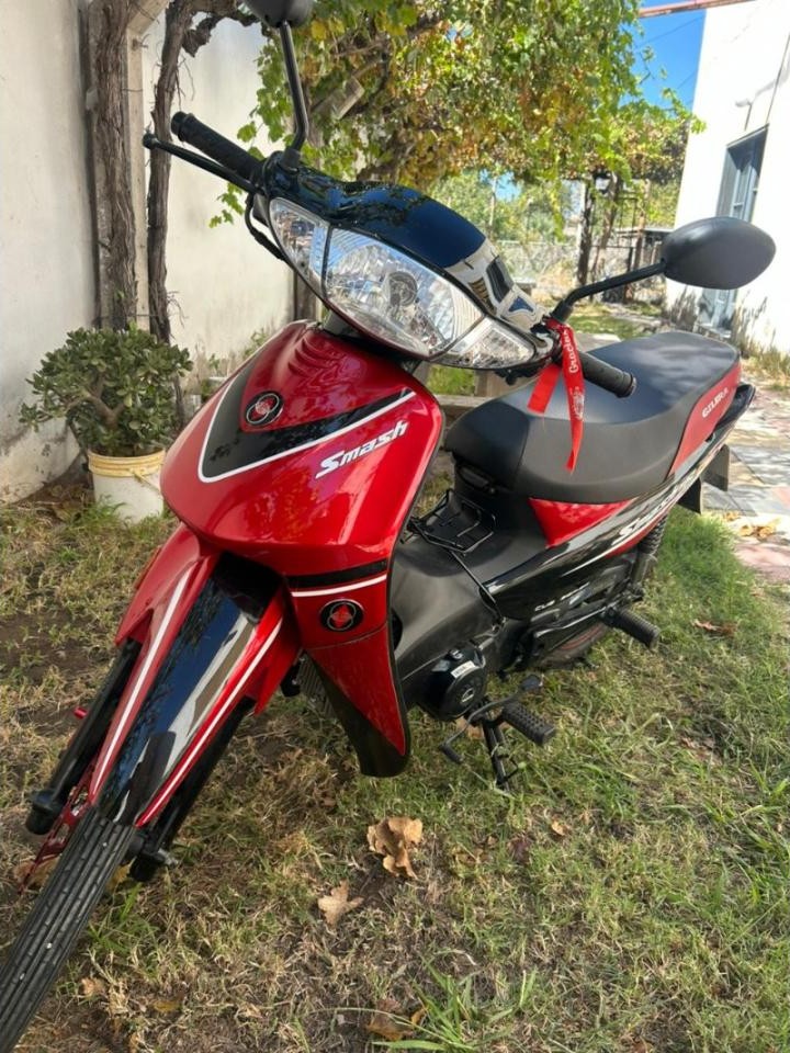 Vendo Gilera Smash 110 (2024) - 8mil Kilómetros Impecable