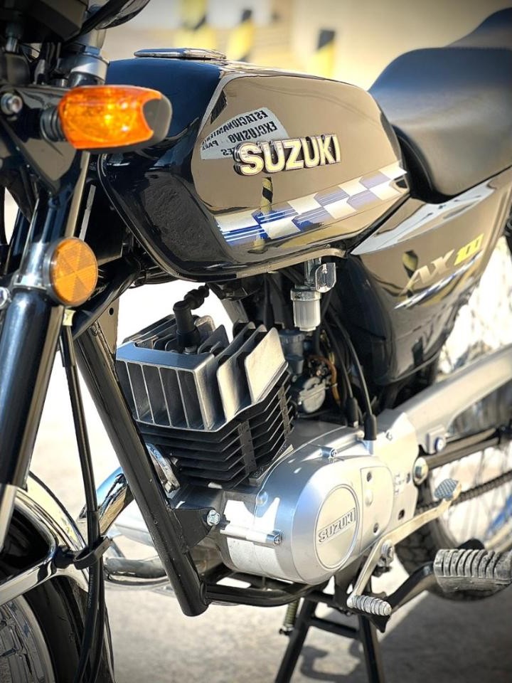 Suzuki Ax100