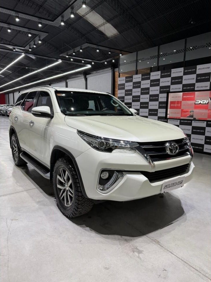 Toyota Hilux Sw4 Srx 2.8 Tdi 6 At 7a 2017 121.800km