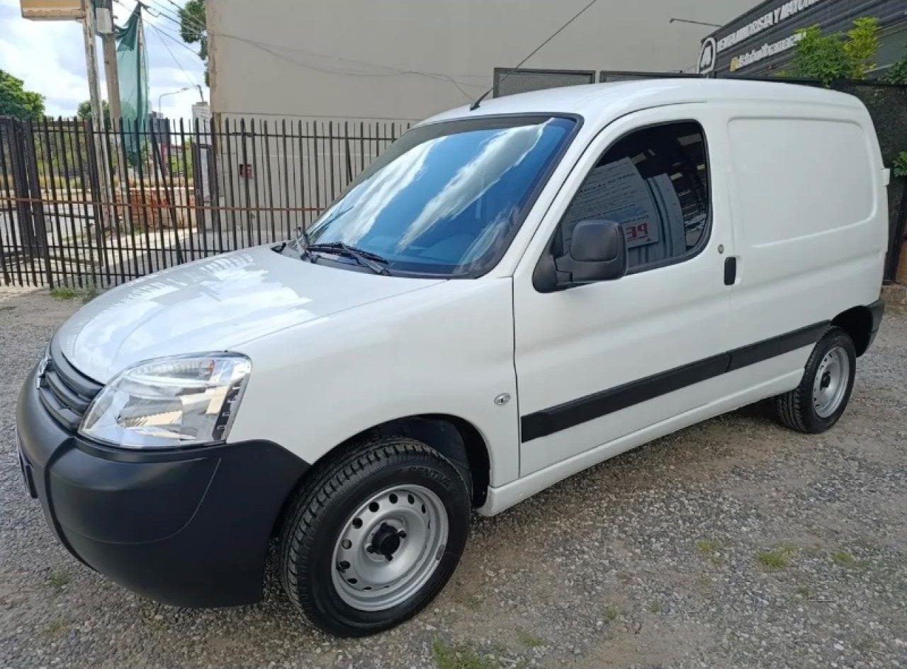 Peugeot Partner 2024 1.6 Nafta Furgón 24.000km
