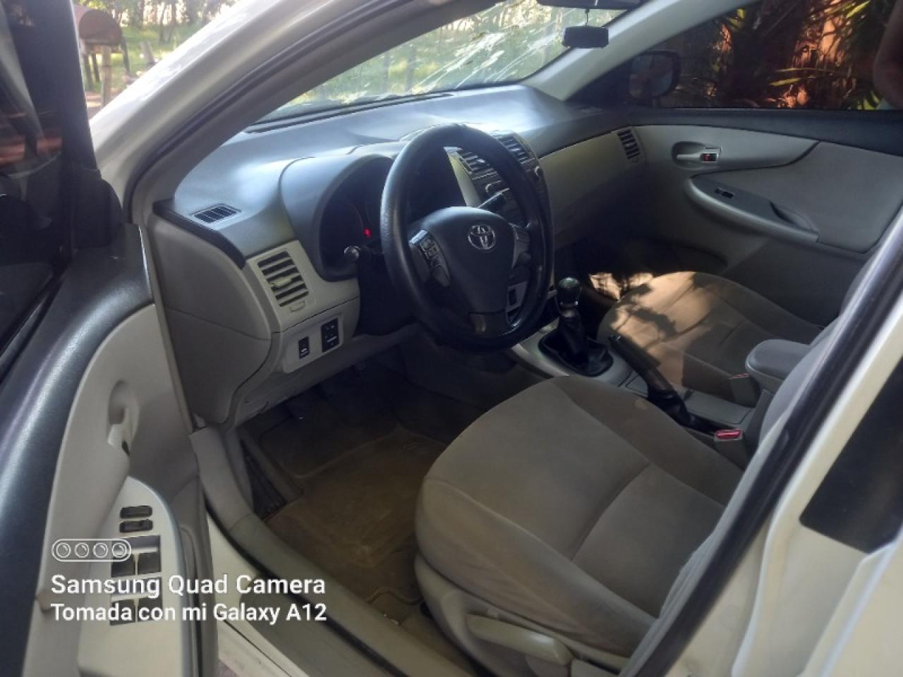 Toyota Corolla Nafta Caja 6 2012