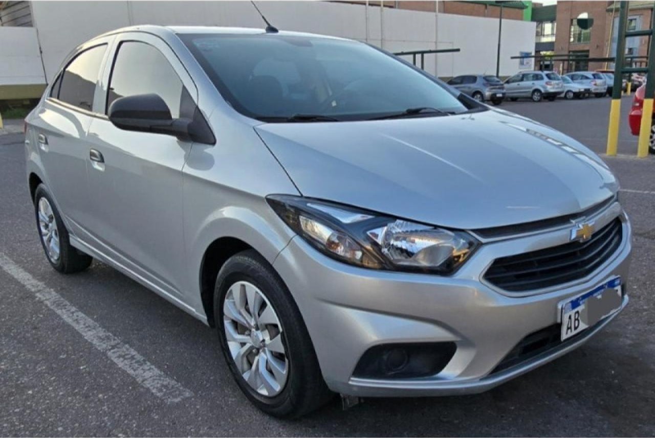 Contado Permuto. Chevrolet Onix Lt 2017 Segundo Dueño Impecable