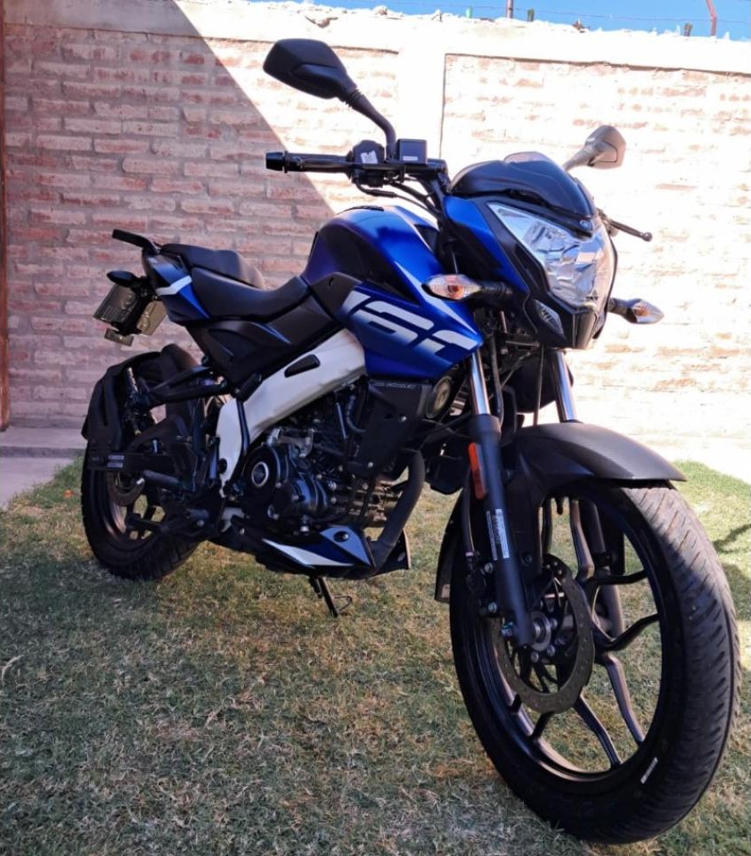 Bajaj Rouser Ns160 - 2023 - 1800km