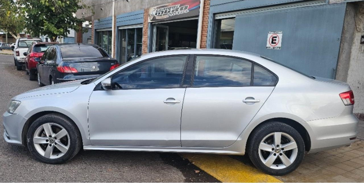 Volkswagen Vento 2.5 Advance Plus 170cv 2015