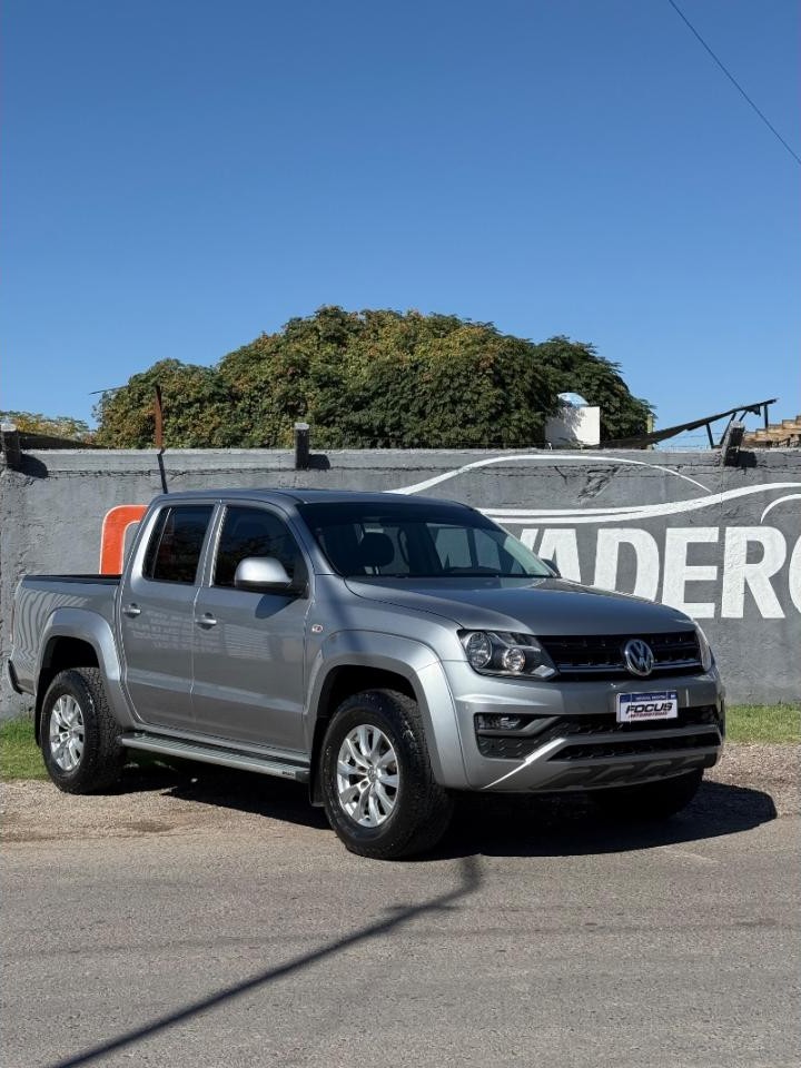 Volkswagen Amarok Confortline - 2023 - Impecable - Con Accesorios