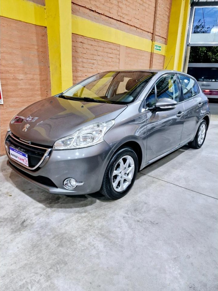 Peugeot 208 Allure 2015 Permuto Financio