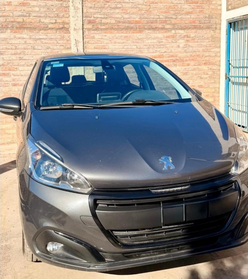 Peugeot 208 Feline