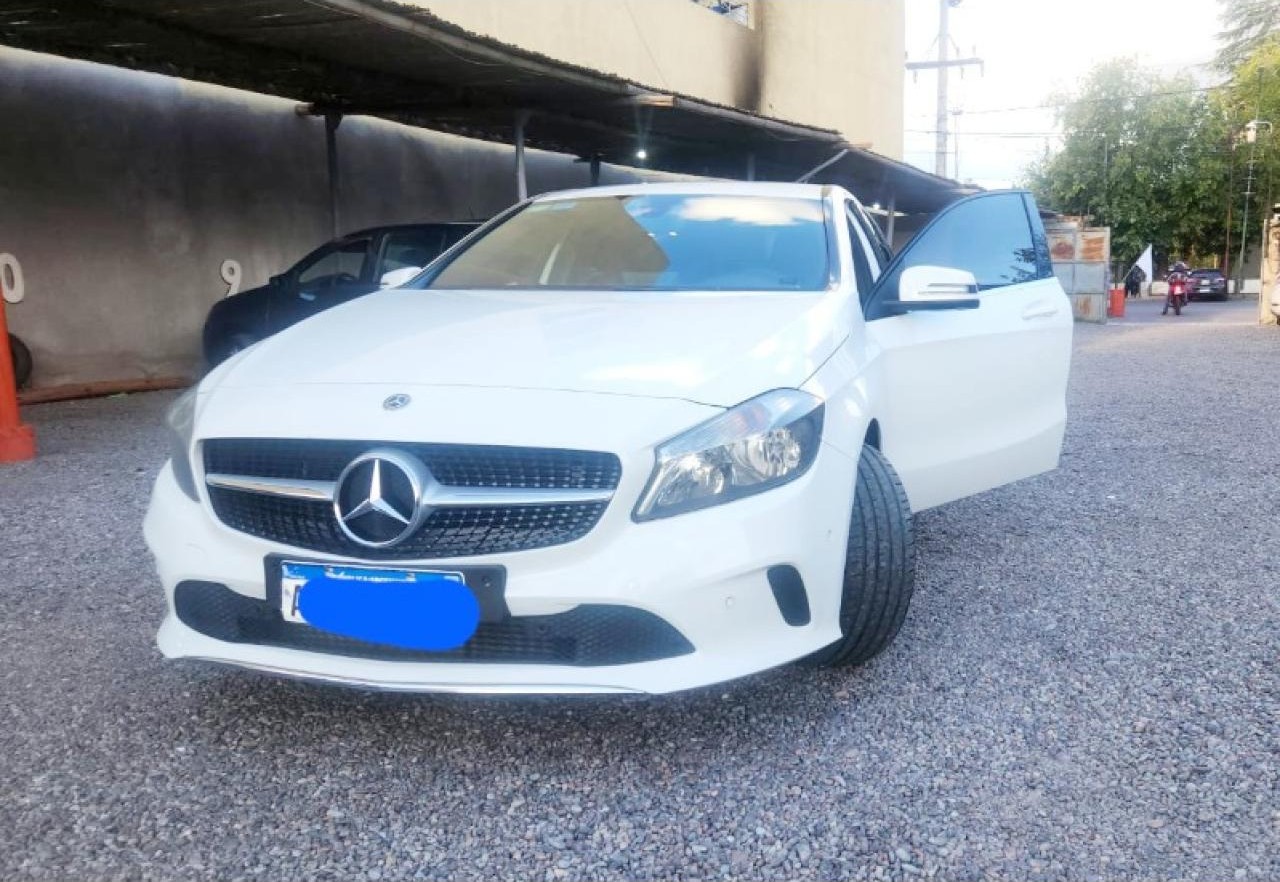 Mercedes Benz A200 Urban 2017 Automático