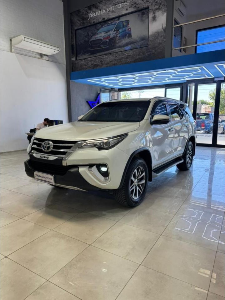 Toyota Sw4 4x4 Srx 2.8 Tdi 6at 7a 2020 (120.000km)