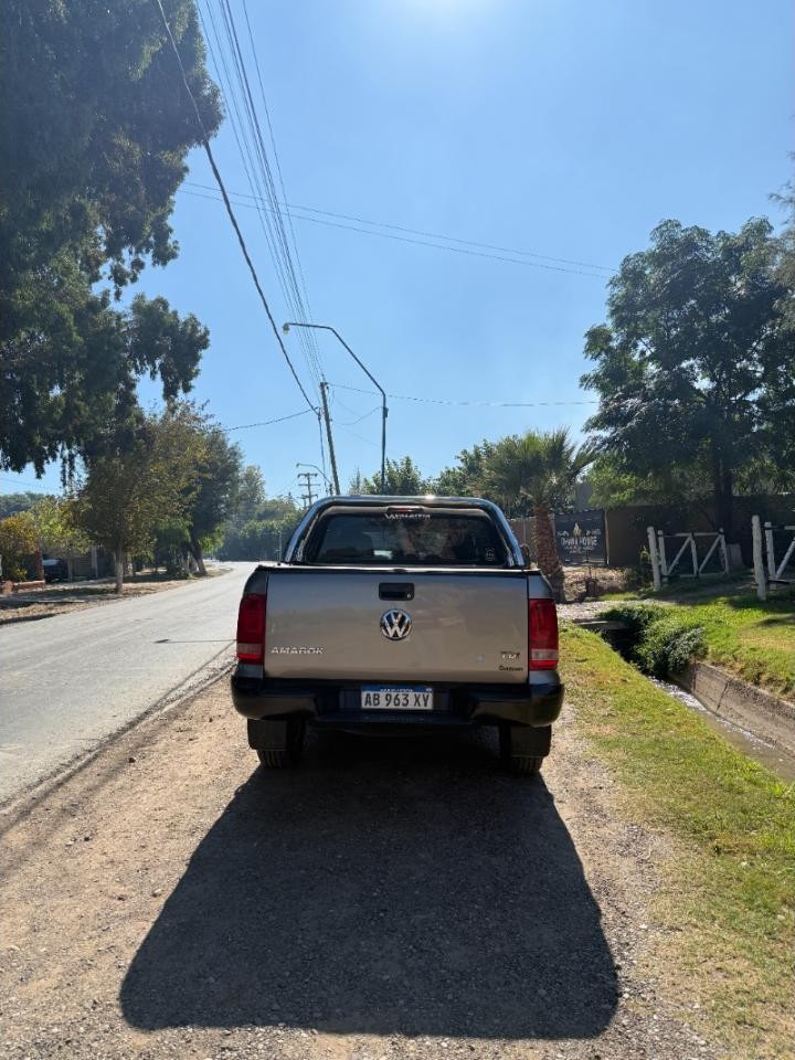 Amarok Trendline 4x2 2017 2.0 Impecable, 4 Cubiertas Nuevas