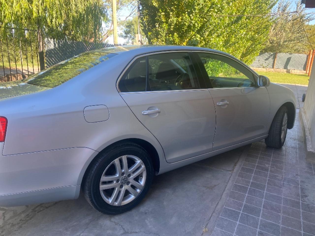 Volkswagen Vento 2.5 2009. Impecable Nafta