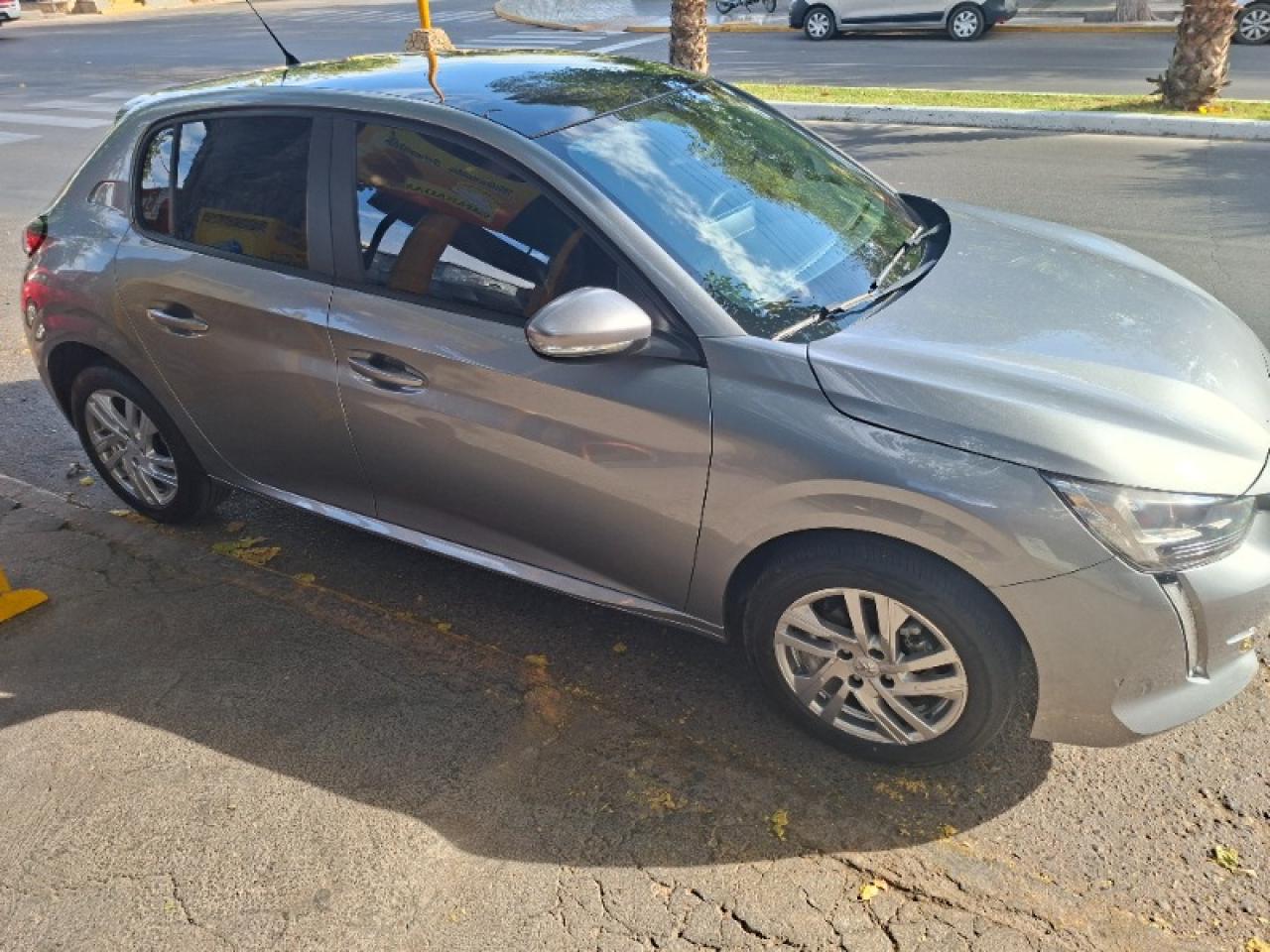 Peugeot 208 Modelo 2023 12mil Km