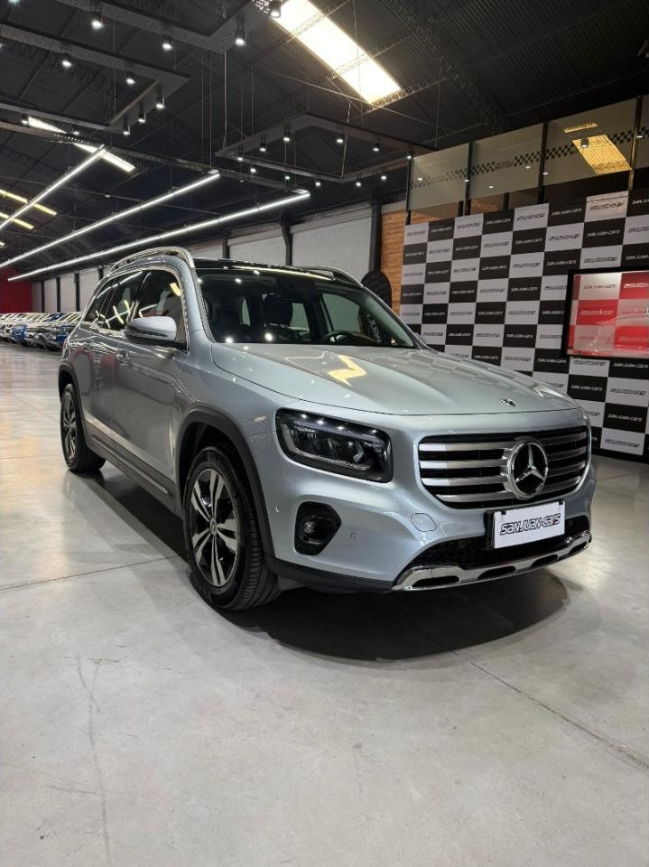 Mercedes Benz Glb 250 4matic 7 Plazas (con Tecnología Mhev) No Paga Patentes 2025 Con 10 Mil Km.