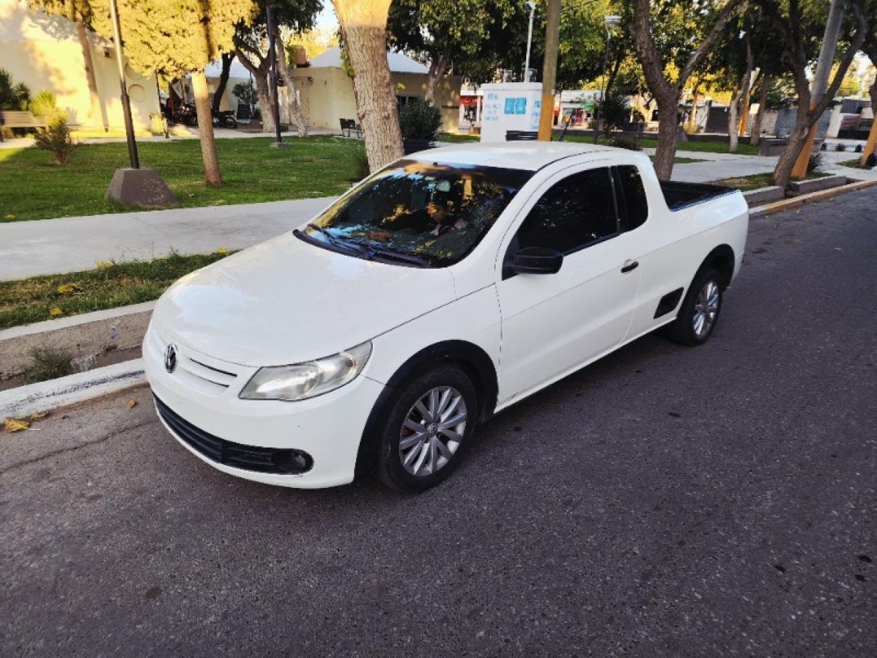 Volkswagen Saveiro 1.6 ..año 2012, Nafta Y Gnc 5ta , Rto .servicio Recien Echo